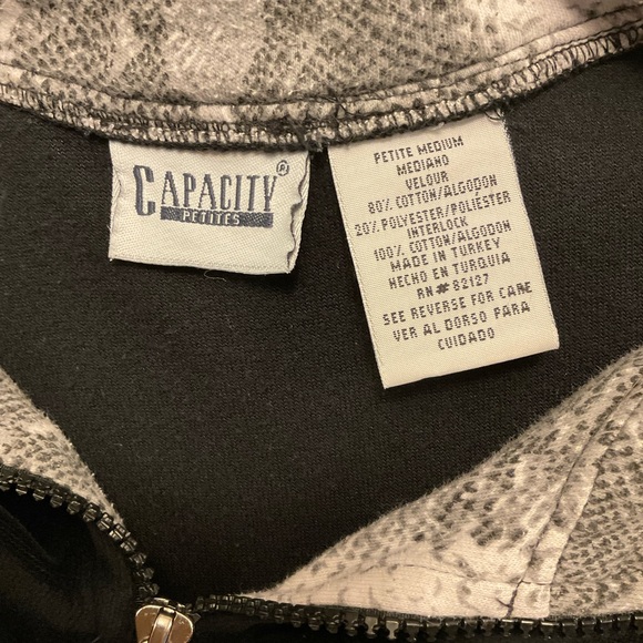 Capacity Petites Pullover Top - Picture 3 of 3